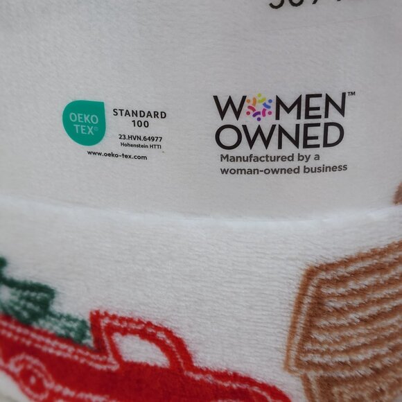 The Big One Oversized Plush Throw Blanket Holiday Design 5' x 6' Tawny Brown - Picture 7 of 10